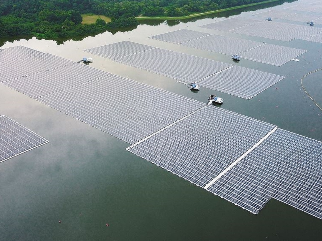 Usina Solar Flutuante Do Tamanho De Campos De Futebol Inaugurada