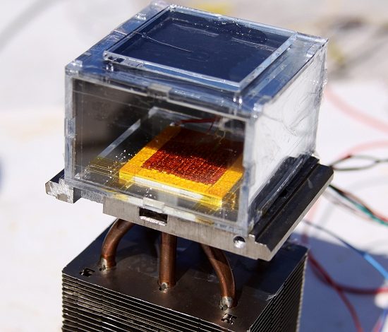 Cientistas-criaram-equipamento-solar-que-retira-agua-do-ar.