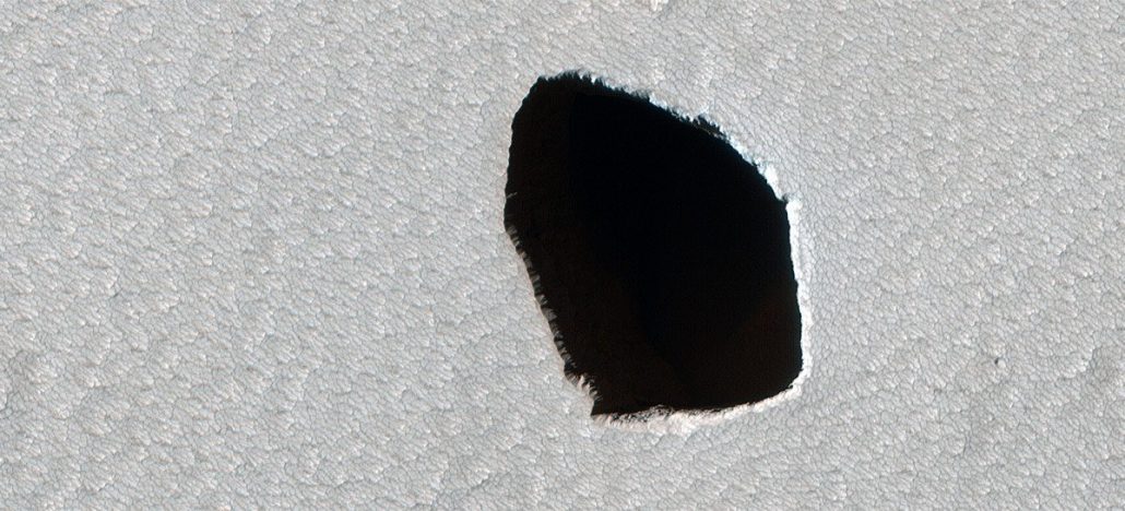 NASA encontra poço de 180 metros em Marte