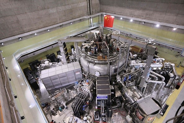 China criou sol artificial que atinge 150 milhões de graus com objetivo de fusão nuclear