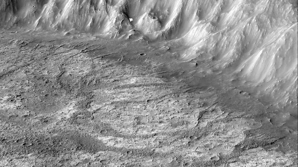 Novo tipo de cratera é descoberta em Marte