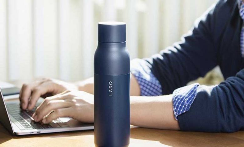 Empresa criou garrafa autolimpante que purifica água em 1 minuto