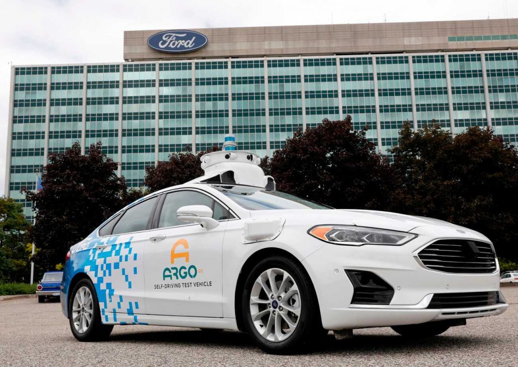 Ford faz parceria com app de carona para trazer táxis totalmente autônomos ainda esse ano