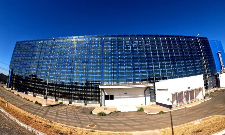 Novo prédio em Goiás tem a maior fachada com filmes fotovoltaicos do mundo