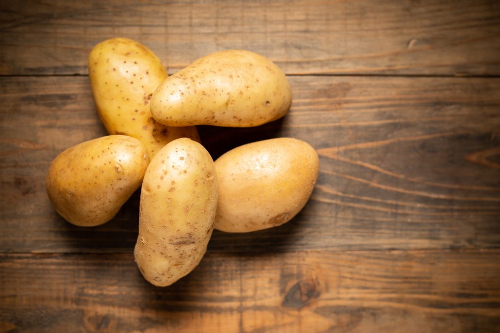 Cientistas inserem gene humano em batatas e descobrem resultados muito positivos na plantação