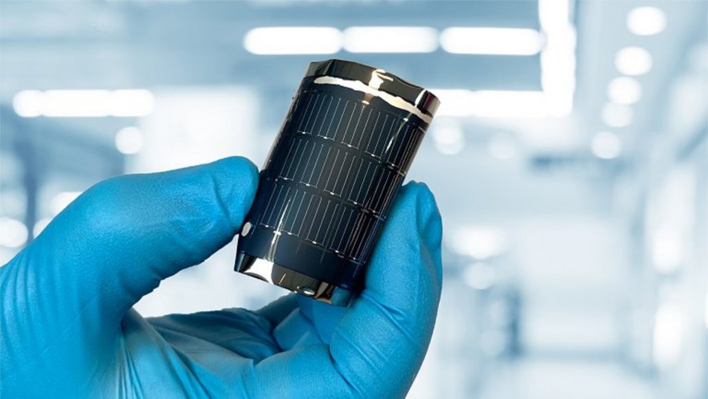 Nova célula solar flexível bate recorde histórico de eficiência