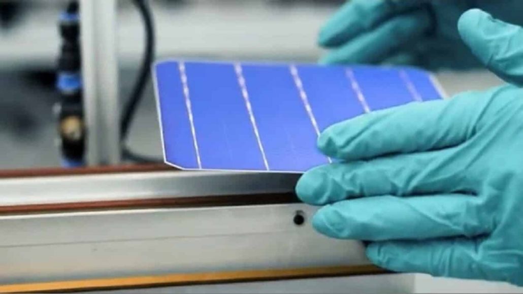 Startup cria painel solar mais eficiente do mundo trocando prata por cobre